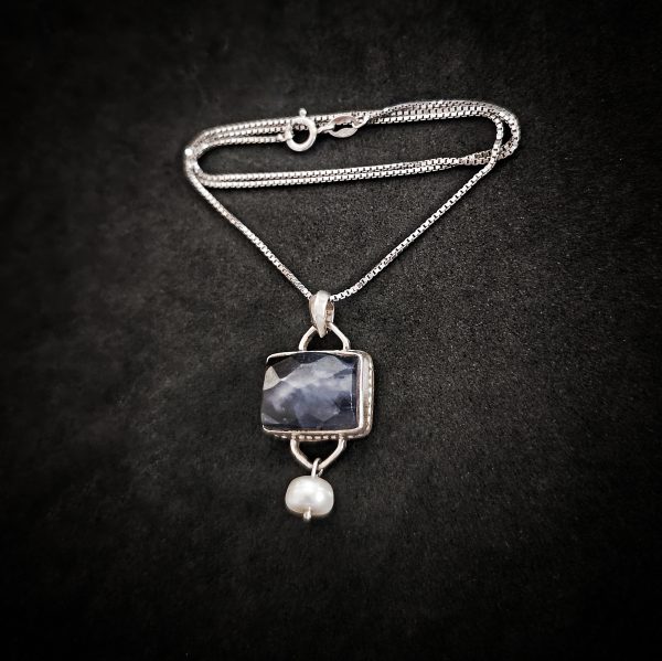 Blue sapphire & freshwater pearl silver 925' necklace - Image 2