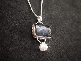 Blue sapphire & freshwater pearl silver 925' necklace