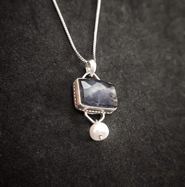 Blue sapphire & freshwater pearl silver 925' necklace