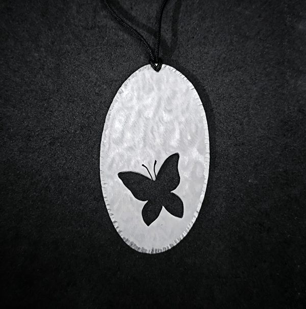 Oval butterfly necklace - Image 2