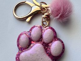 Paw print resin keyring keychain