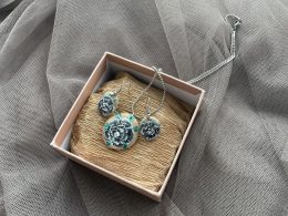 Hand Painted Pebble Jewelry Set ''Roses''