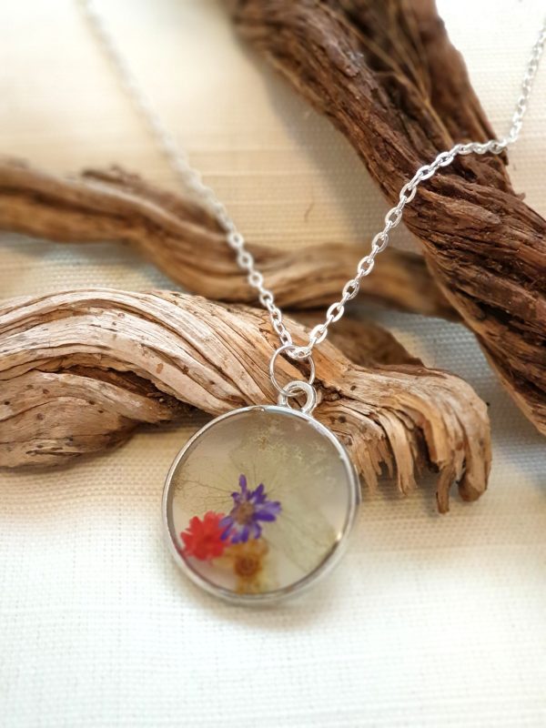 Pendant With Flowers - round 3