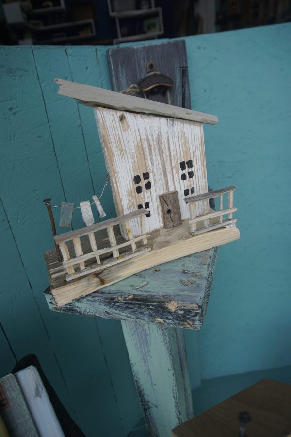 Old wood house art - Image 2
