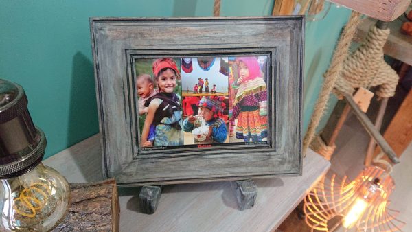 Rustic photo frame with own unique stand - Image 4