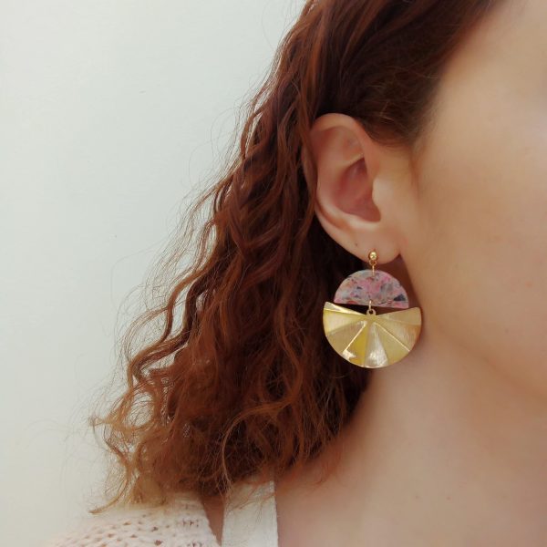 Marbled multicoloured and gold semi-circles polymer clay earrings - Image 6