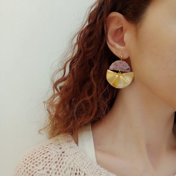 Marbled multicoloured and gold semi-circles polymer clay earrings - Image 3