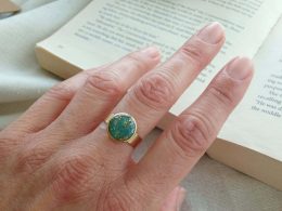 Turquoise/green and gold ring