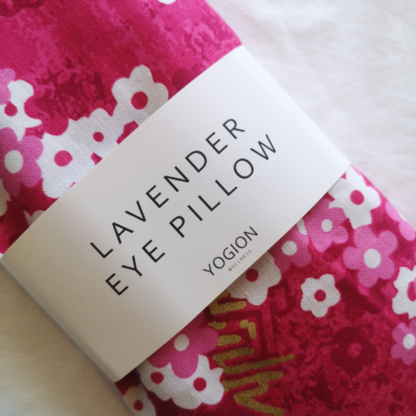 Lavender eye pillow - Pink Daisies Alfred Shaheen fabrics detail