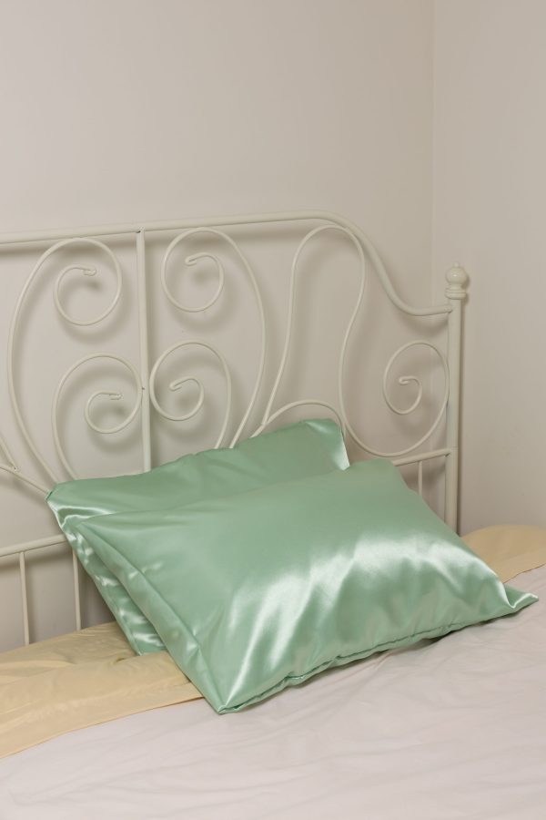 Satin pillowcase green