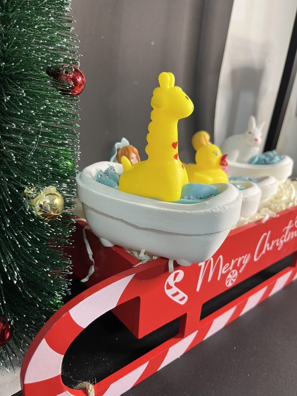 Bath bomb BATH WITH HARD FOAM AND TOY
