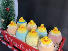Bath bomb with HARD FOAM AND TOY