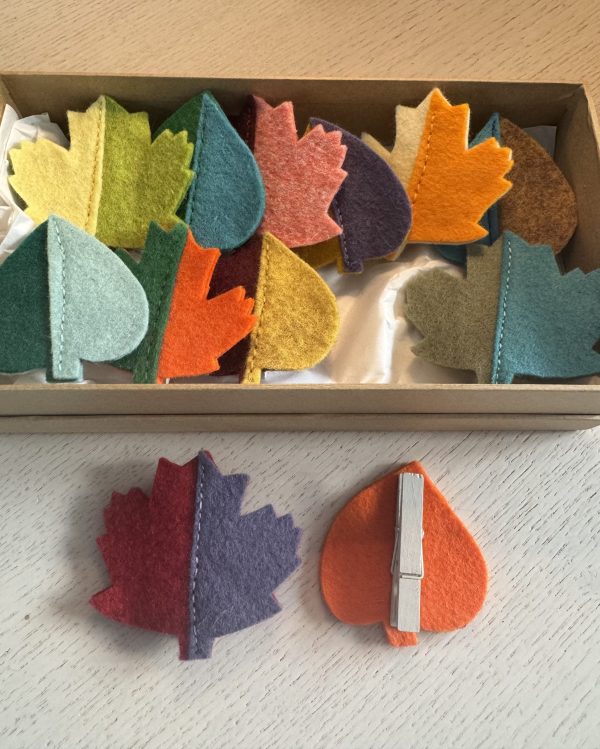Charming Felt 'Leaf' Napkin Holders- Set of 12