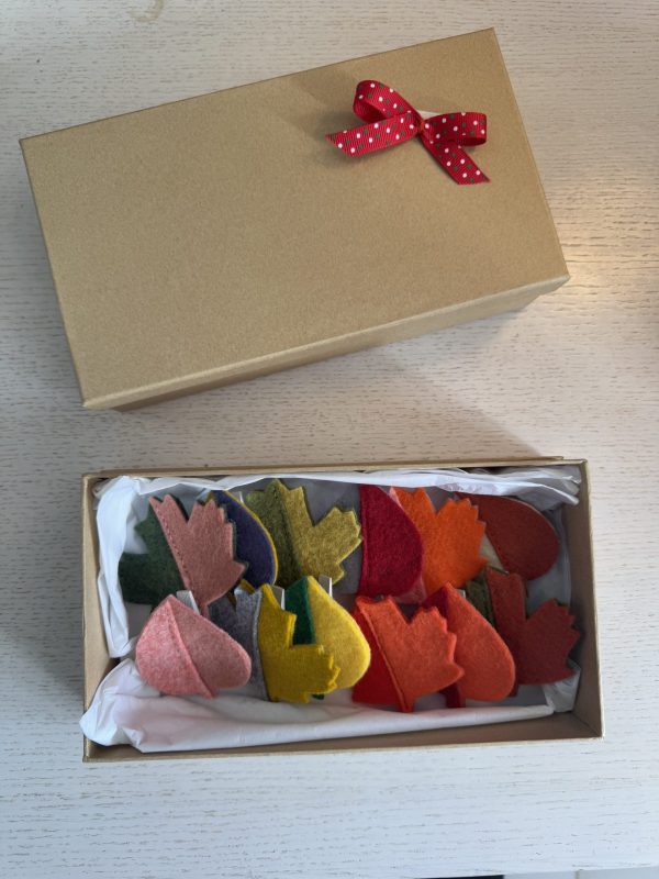 Charming Felt 'Leaf' Napkin Holders- Set of 12