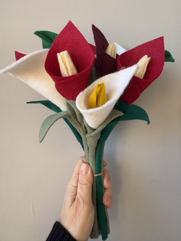 Stunning Felt Flower Bouquets – 10 Elegant Felt Lilies per Bouquet