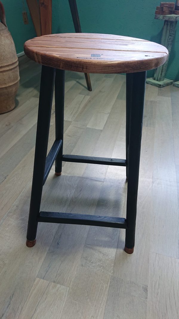 Beautiful pair of handmade stools - Image 12
