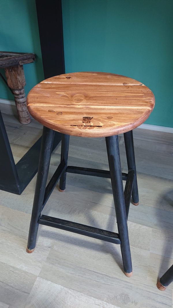 Beautiful pair of handmade stools - Image 8