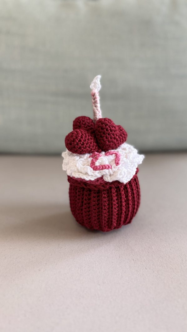 Sweet Crochet Cupcake – Unique Gift for Birthdays, Anniversaries & Special Moments - Image 4