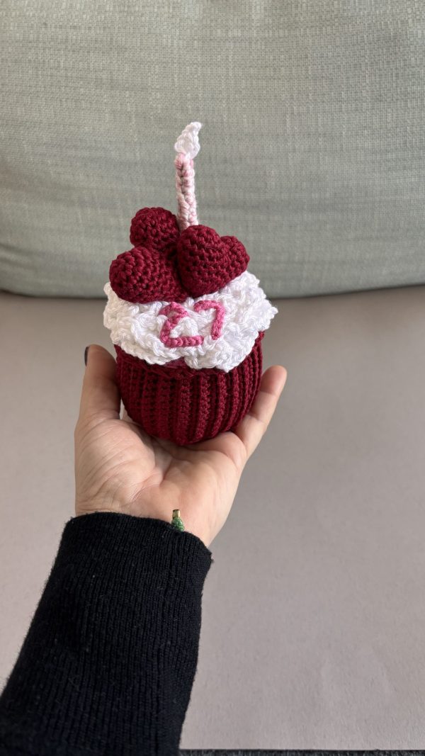 Sweet Crochet Cupcake – Unique Gift for Birthdays, Anniversaries & Special Moments - Image 3