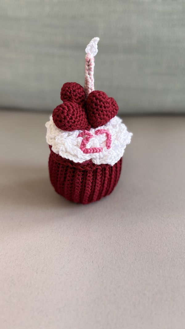 Sweet Crochet Cupcake – Unique Gift for Birthdays, Anniversaries & Special Moments - Image 2