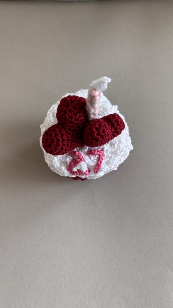 Sweet Crochet Cupcake – Unique Gift for Birthdays, Anniversaries & Special Moments - Image 6