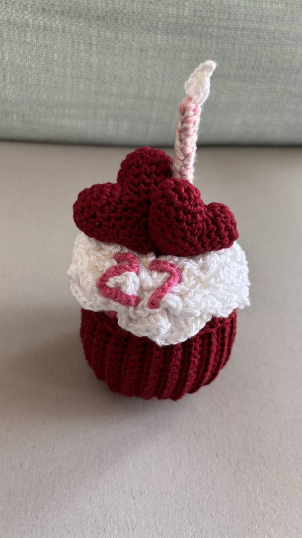 Sweet Crochet Cupcake – Unique Gift for Birthdays, Anniversaries & Special Moments - Image 5