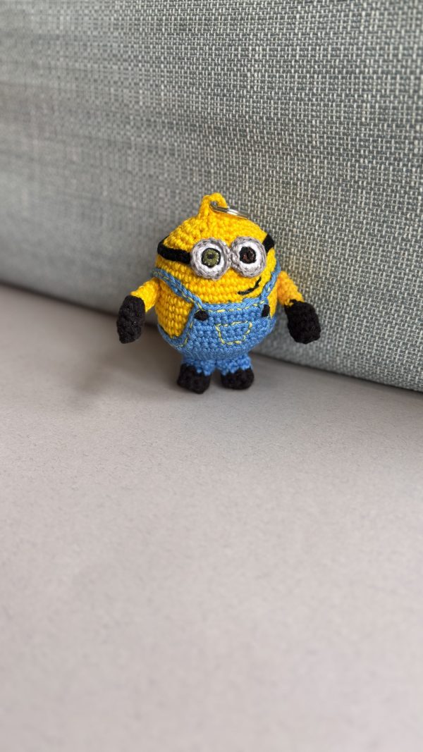 Charming Minion-Inspired Crochet Keyring – Perfect Handmade Gift - Image 4