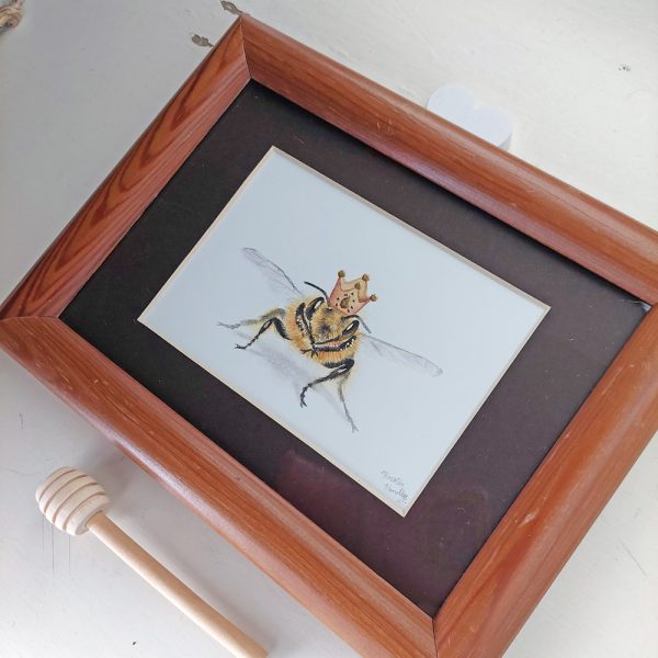 Monarch of the Hive: A Crowned Queen Bee Painting - Image 3