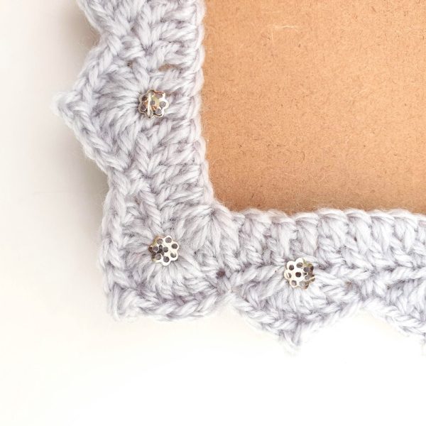 the "Dull with a sparkle" photo frame // grey & shiny elegant photo frame - detail