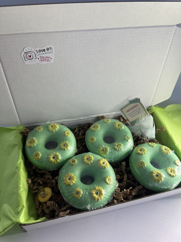 Box with four bath bomb