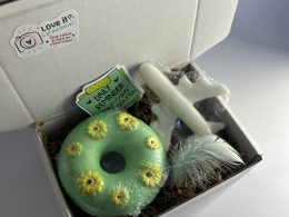 Box with one bath bomb and one natural soap for kids