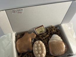 Box with one natural massage soap and two bath bomb
