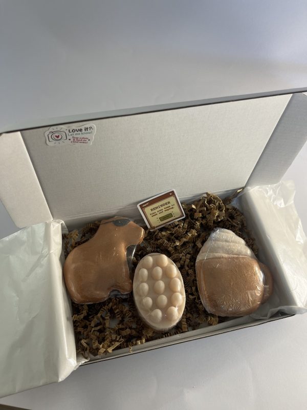Box with one natural massage soap and two bath bomb