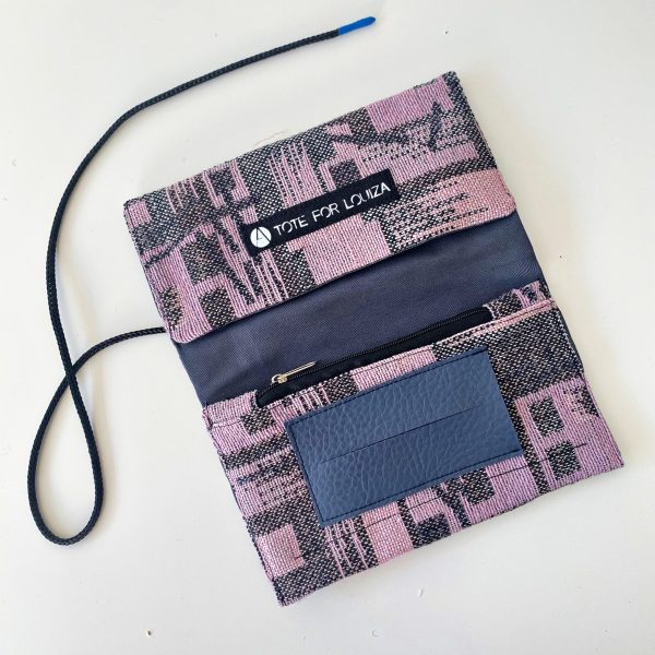 purple tobacco pouch inside