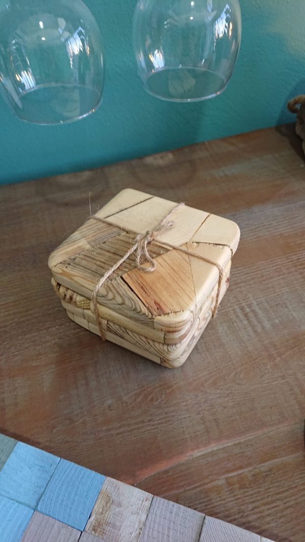 Set of 4 Handmade high-quality wood coasters - Image 3